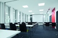 Trilux Siella LED - Jetzt auch für die normgerechte Beleutung von Büros verfügbar